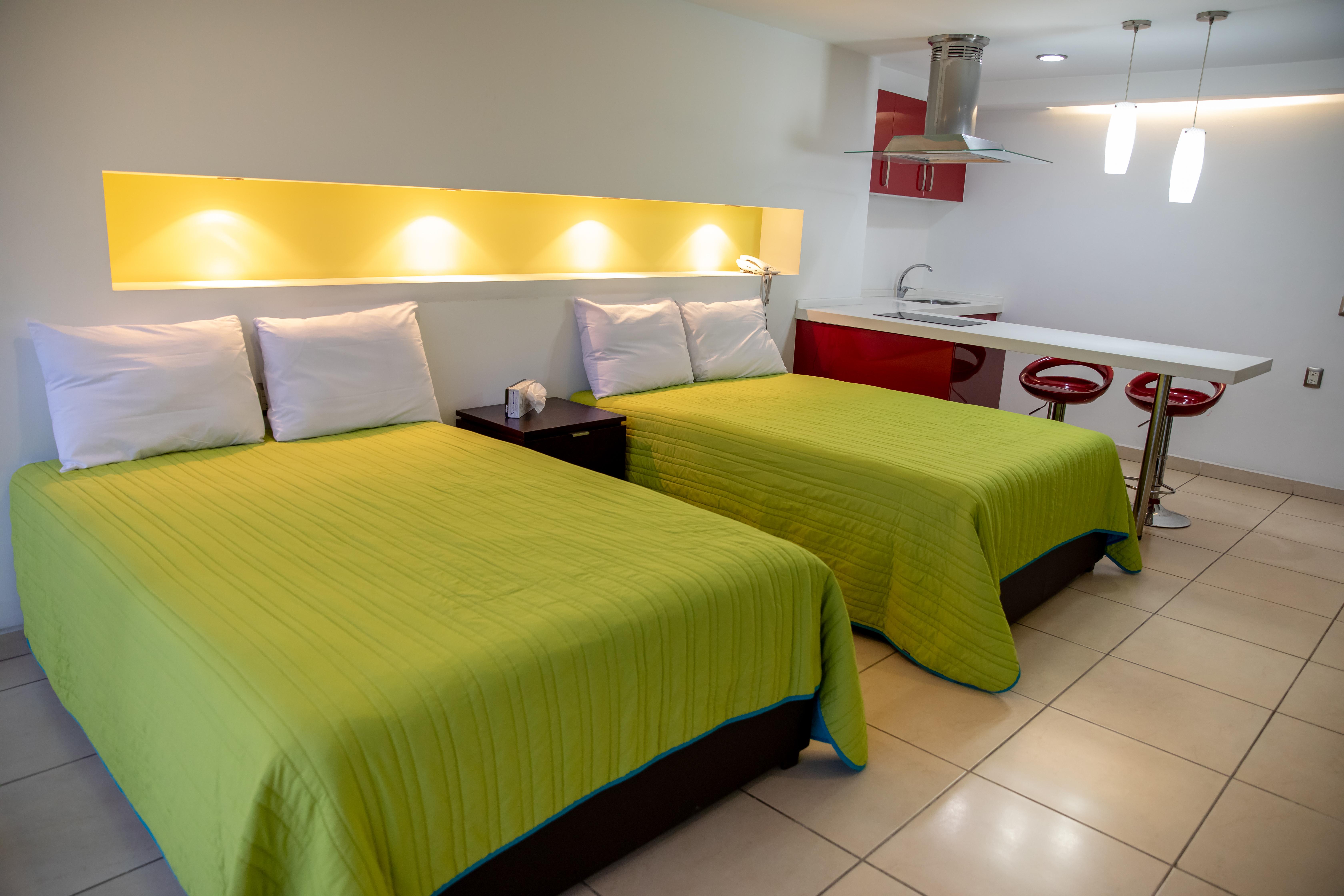 Ramada by Wyndham Acapulco Hotel&Suites Exterior foto