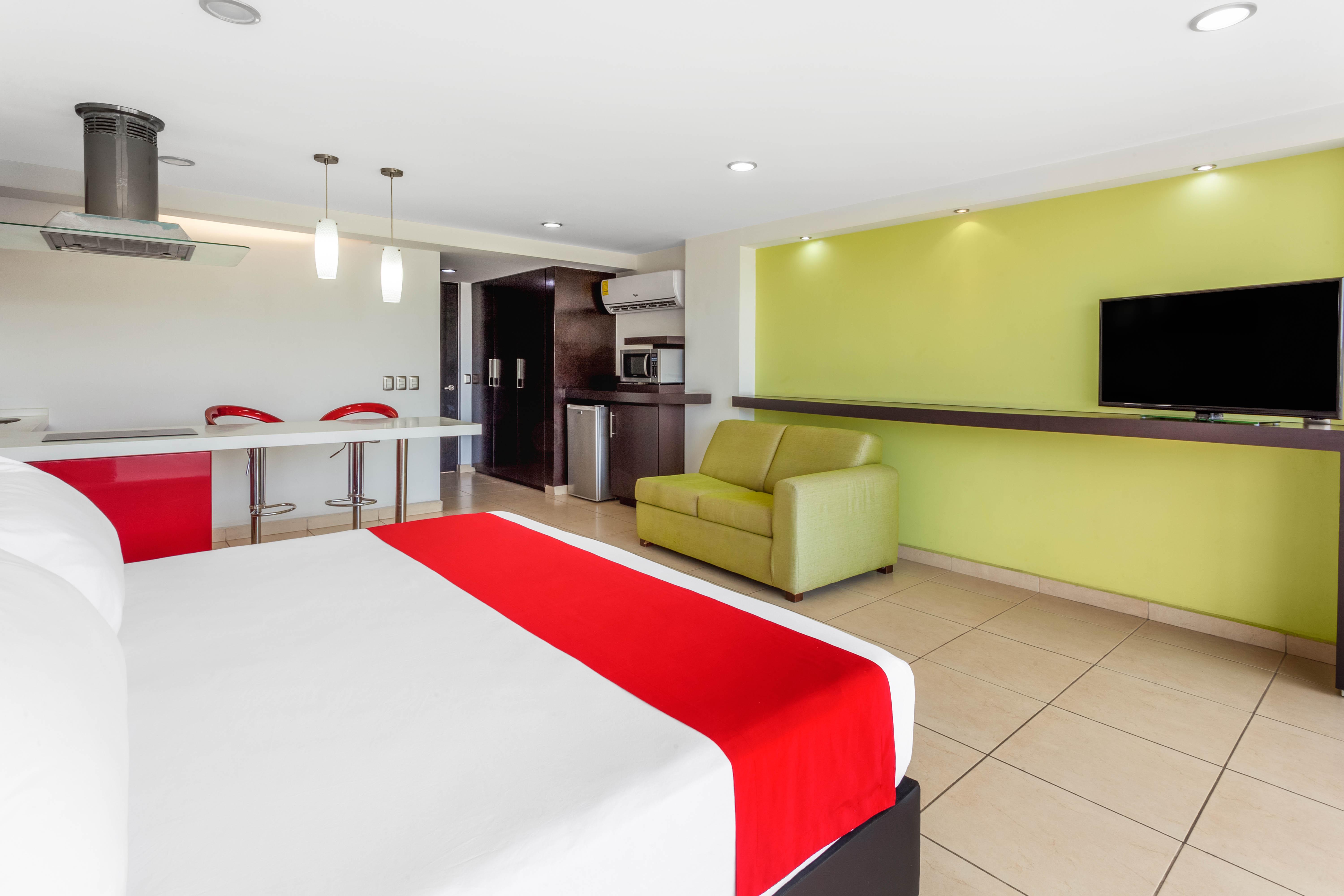 Ramada by Wyndham Acapulco Hotel&Suites Exterior foto