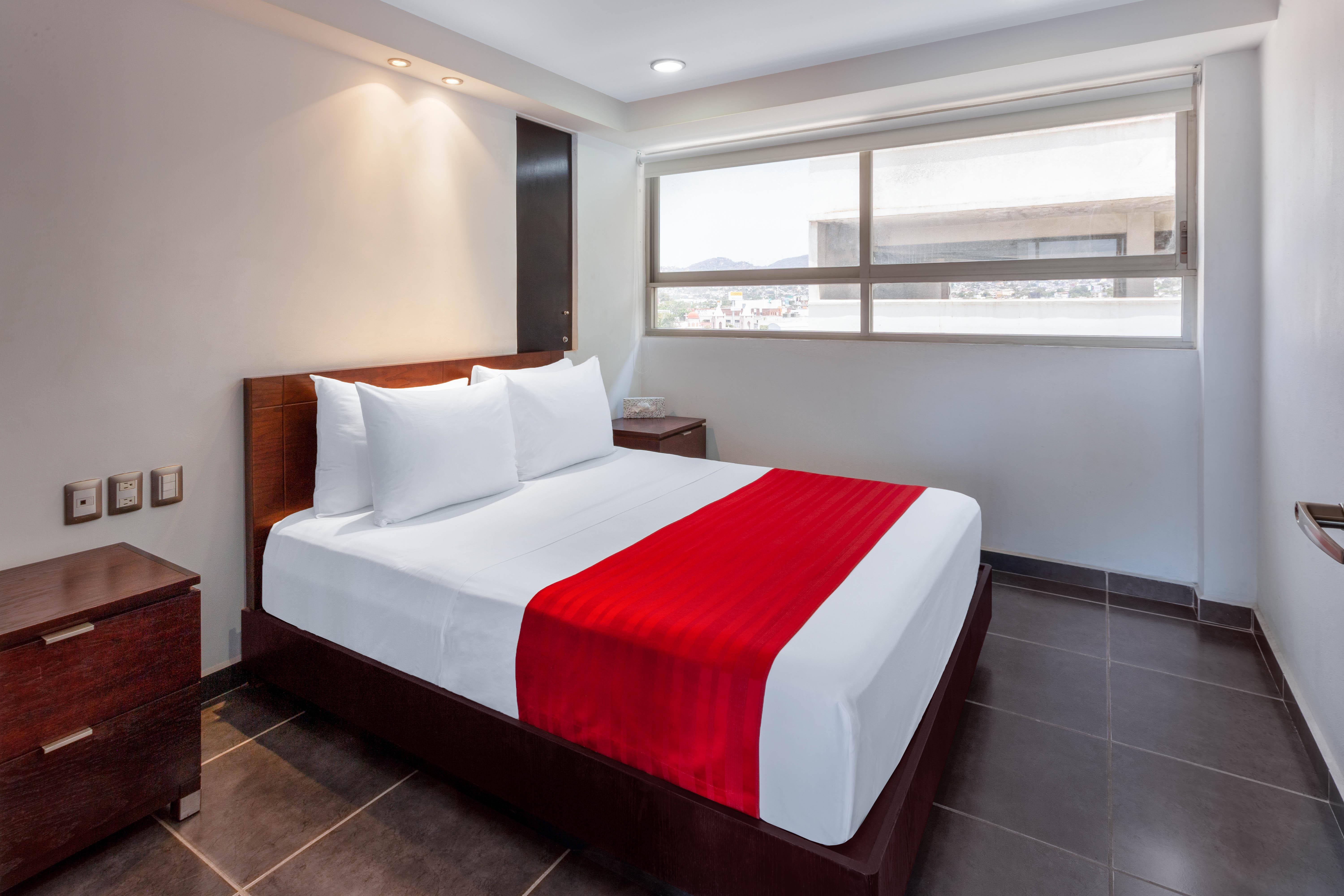 Ramada by Wyndham Acapulco Hotel&Suites Exterior foto