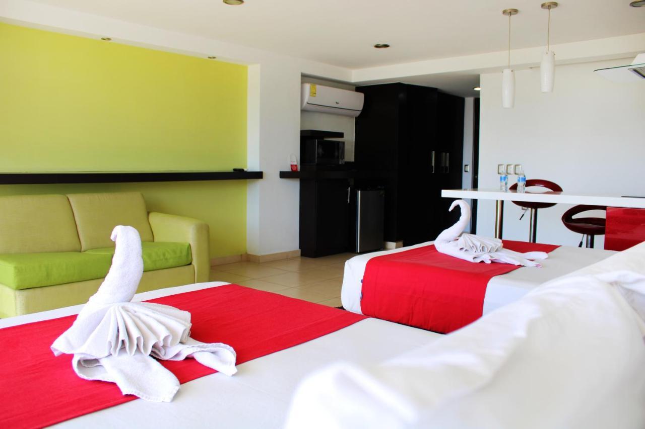 Ramada by Wyndham Acapulco Hotel&Suites Exterior foto