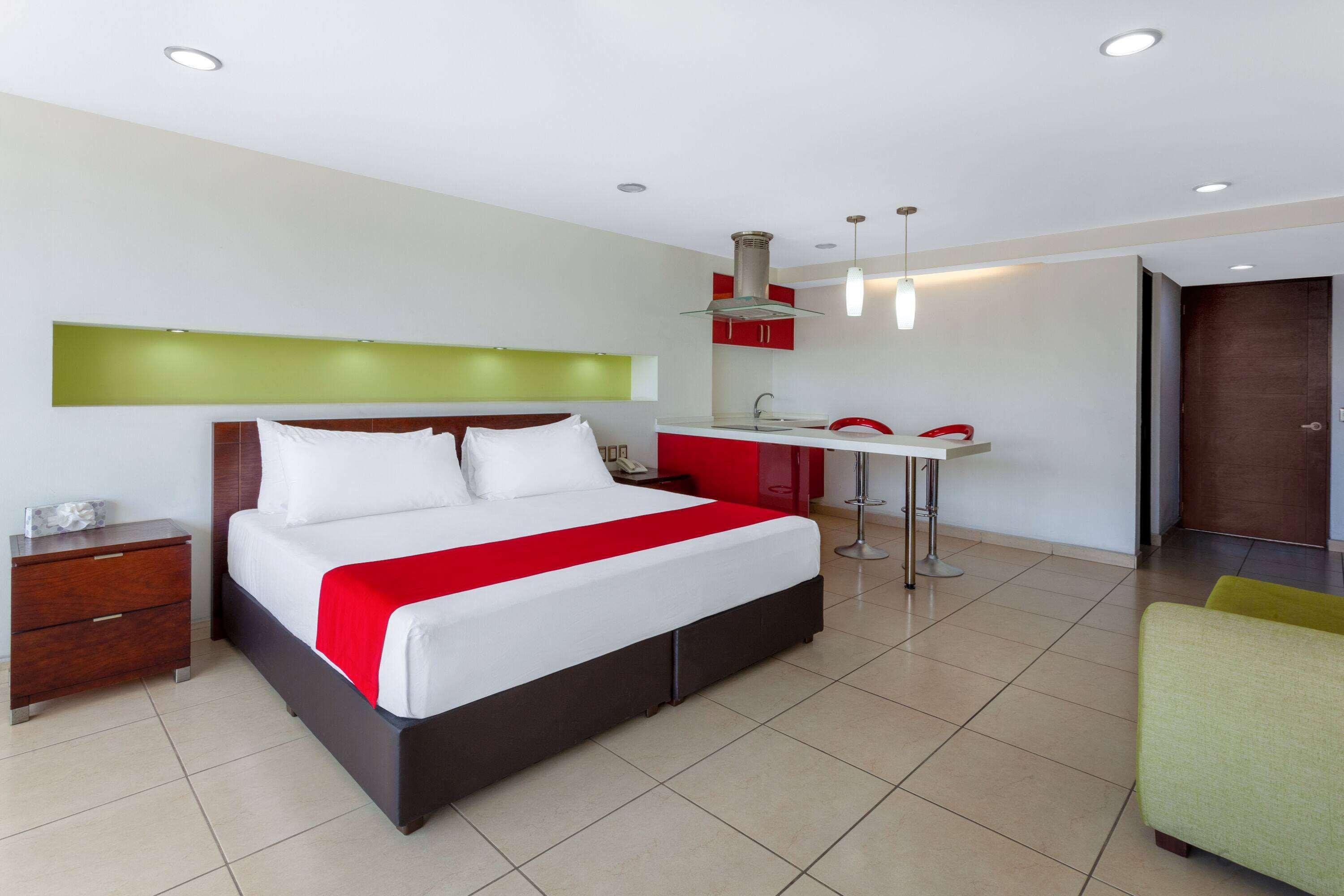 Ramada by Wyndham Acapulco Hotel&Suites Exterior foto